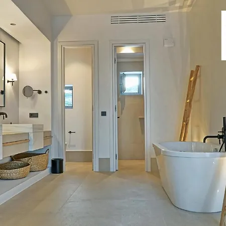 Villa Zenon - Ideal For 14 People With A Spectacular View Parikia (Paros)